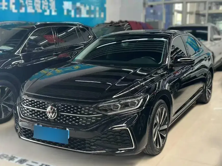 2022 Volkswagen Passat 2.0T 186HP L4 7DCT