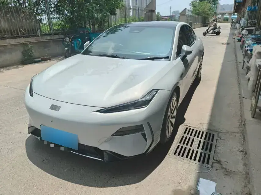2024 Geely Galaxy E8 BEV 76KWH