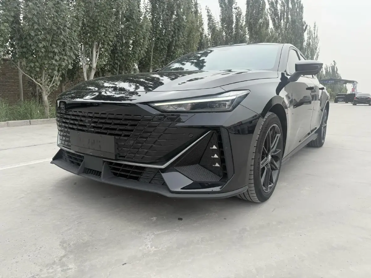 2023 ChangAn UNI-V iDD 1.5T 170HP L4 6TCT PHEV 18.4KWH