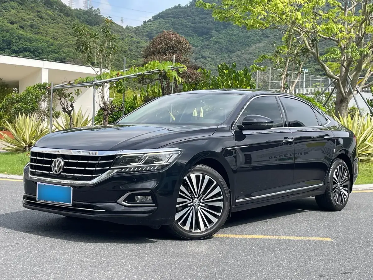 2019 Volkswagen Passat 2.0T 186HP L4 7DCT