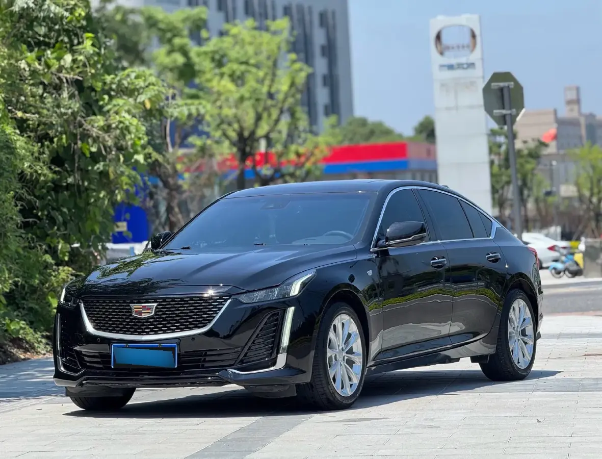 2022 Cadillac CT5 2.0T 237HP L4 10AT