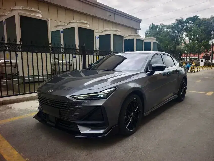 2022 ChangAn UNI-V 1.5T 188HP L4 7DCT