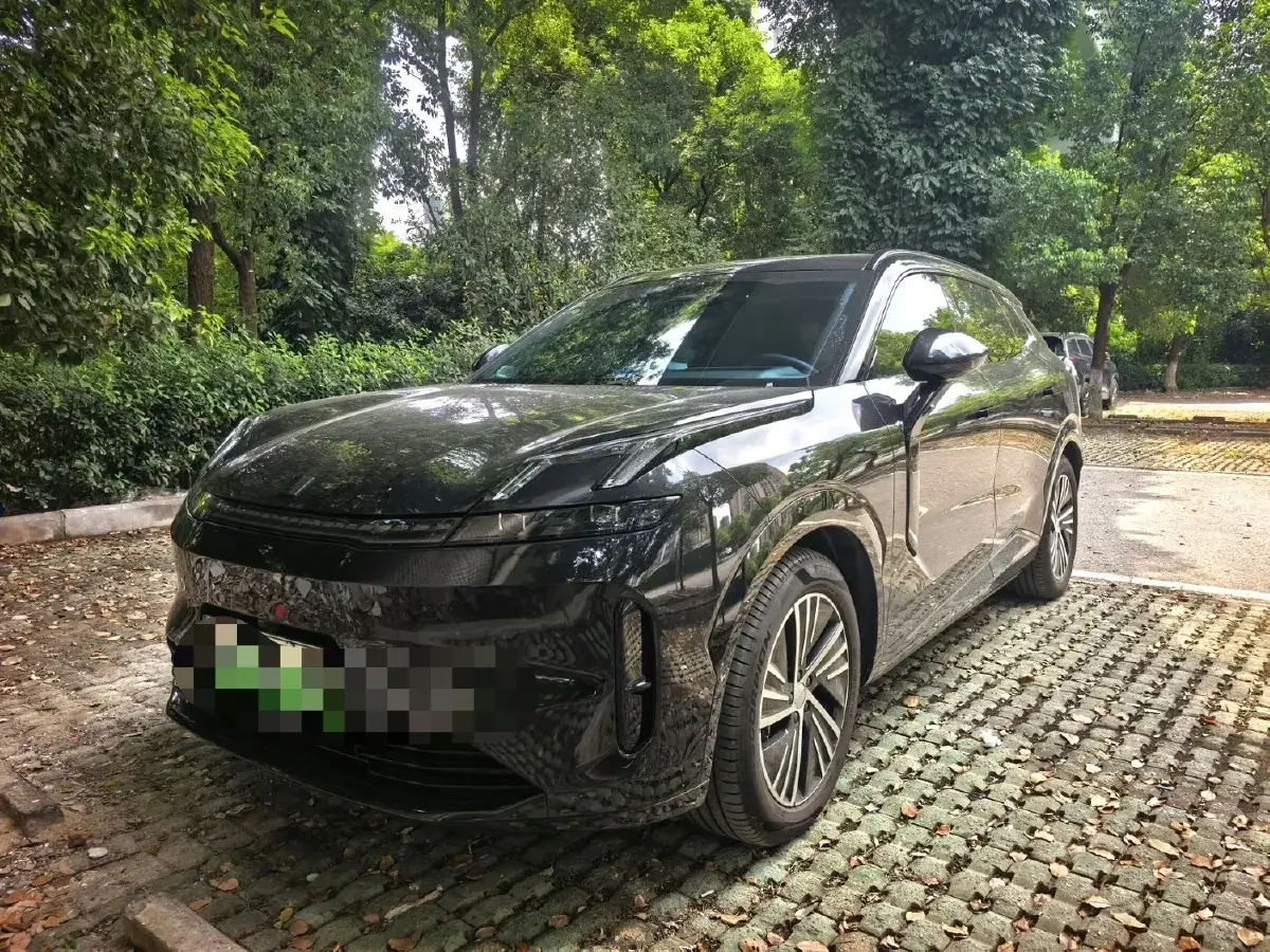 2025 LYNK&CO 08 EM-P 1.5T 163HP L4 3DHT PHEV 39.6/39.8KWH