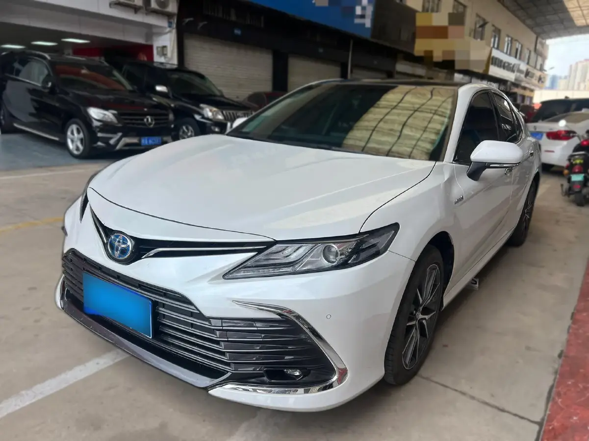 2023 Toyota Camry 2.5L 178HP L4 E-CVT Hybrid