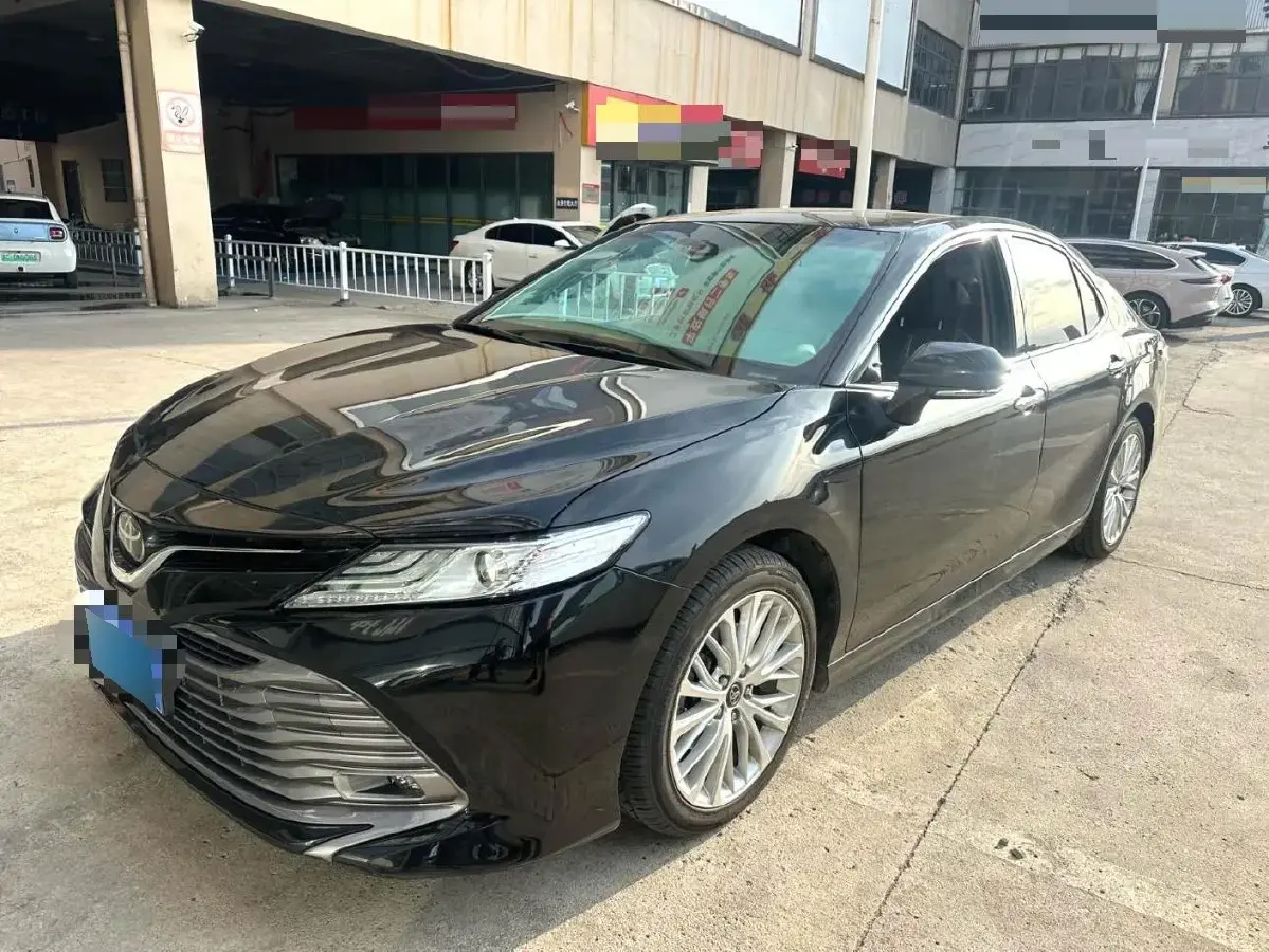 2019 Toyota Camry 2.5L 209HP L4 8AT