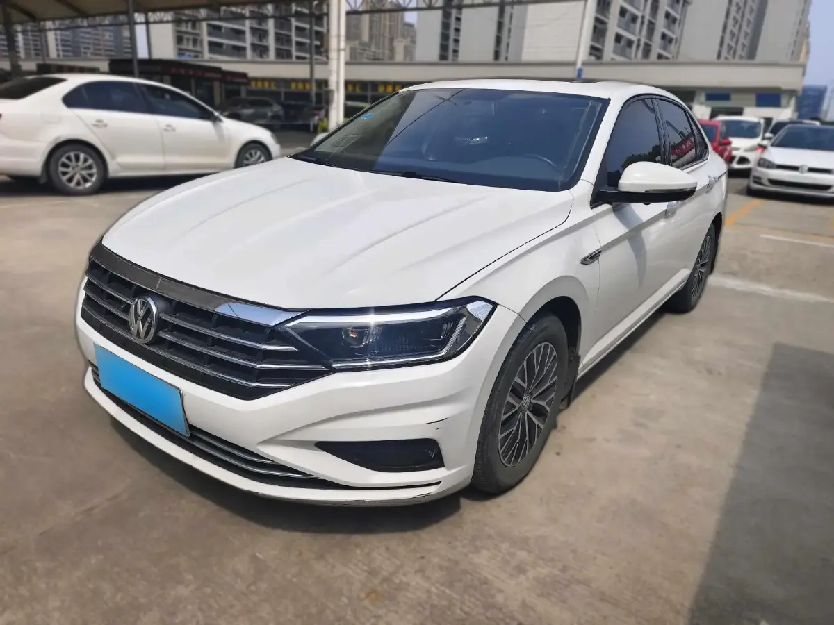 2020 Volkswagen Sagitar 1.2T 116HP L4 7DCT