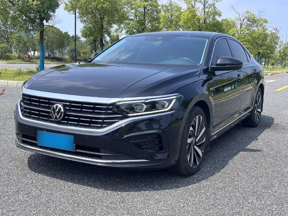 2022 Volkswagen Passat 2.0T 186HP L4 7DCT