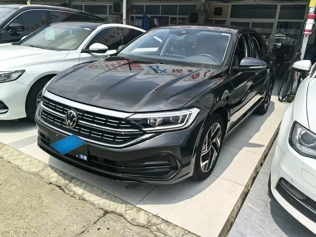 2023 Volkswagen Sagitar 1.5T 160HP L4 7DCT