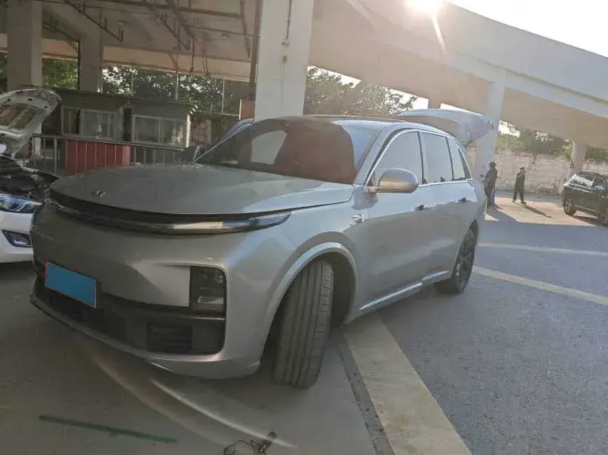 2023 Li L8 Range Extended 154HP REEV 40.9KWH