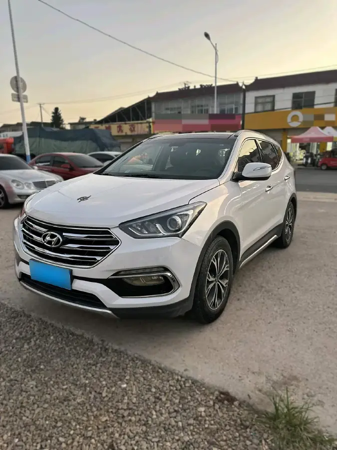 2017 Hyundai Santafe 2.0T 245HP L4 6AT