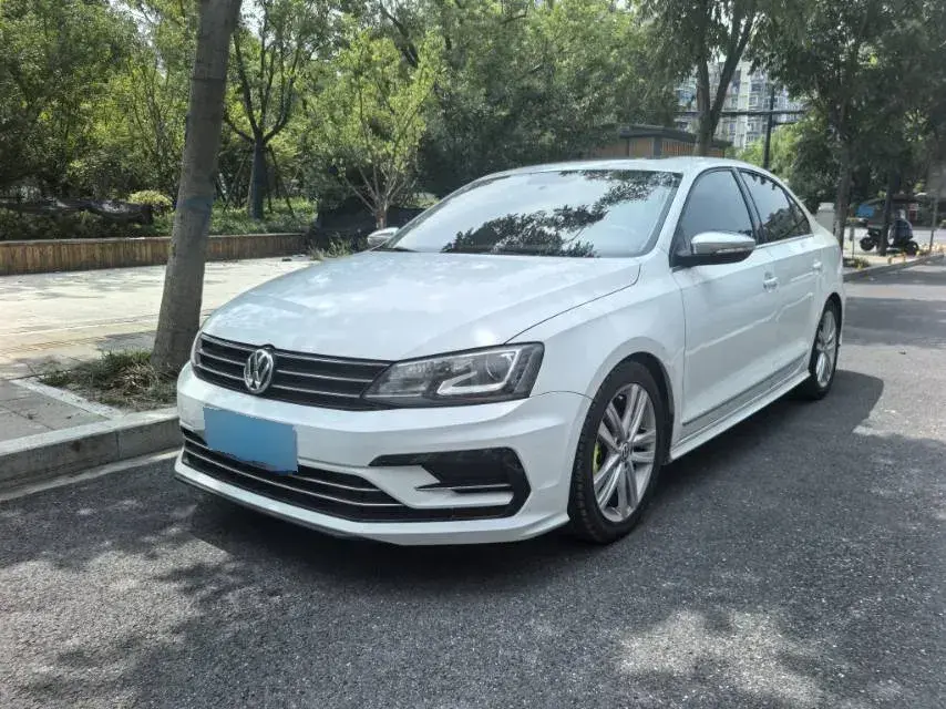 2018 Volkswagen Sagitar 1.4T 150HP L4 7DCT