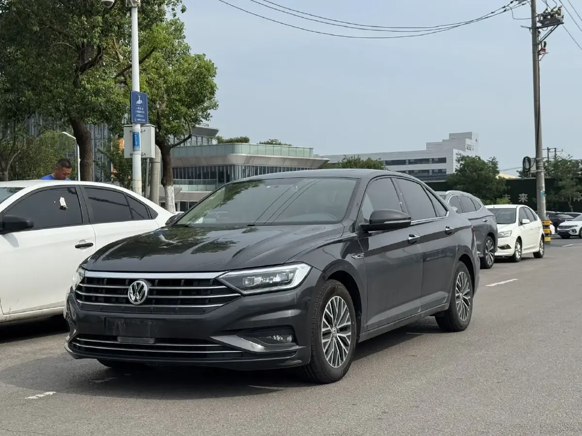 2020 Volkswagen Sagitar 1.4T 150HP L4 7DCT