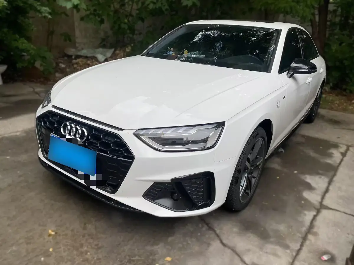 2022 Audi A4L 2.0T 190HP L4 7DCT