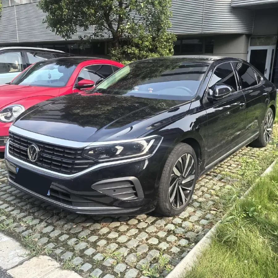 2024 Volkswagen Passat 2.0T 186HP L4 7DCT