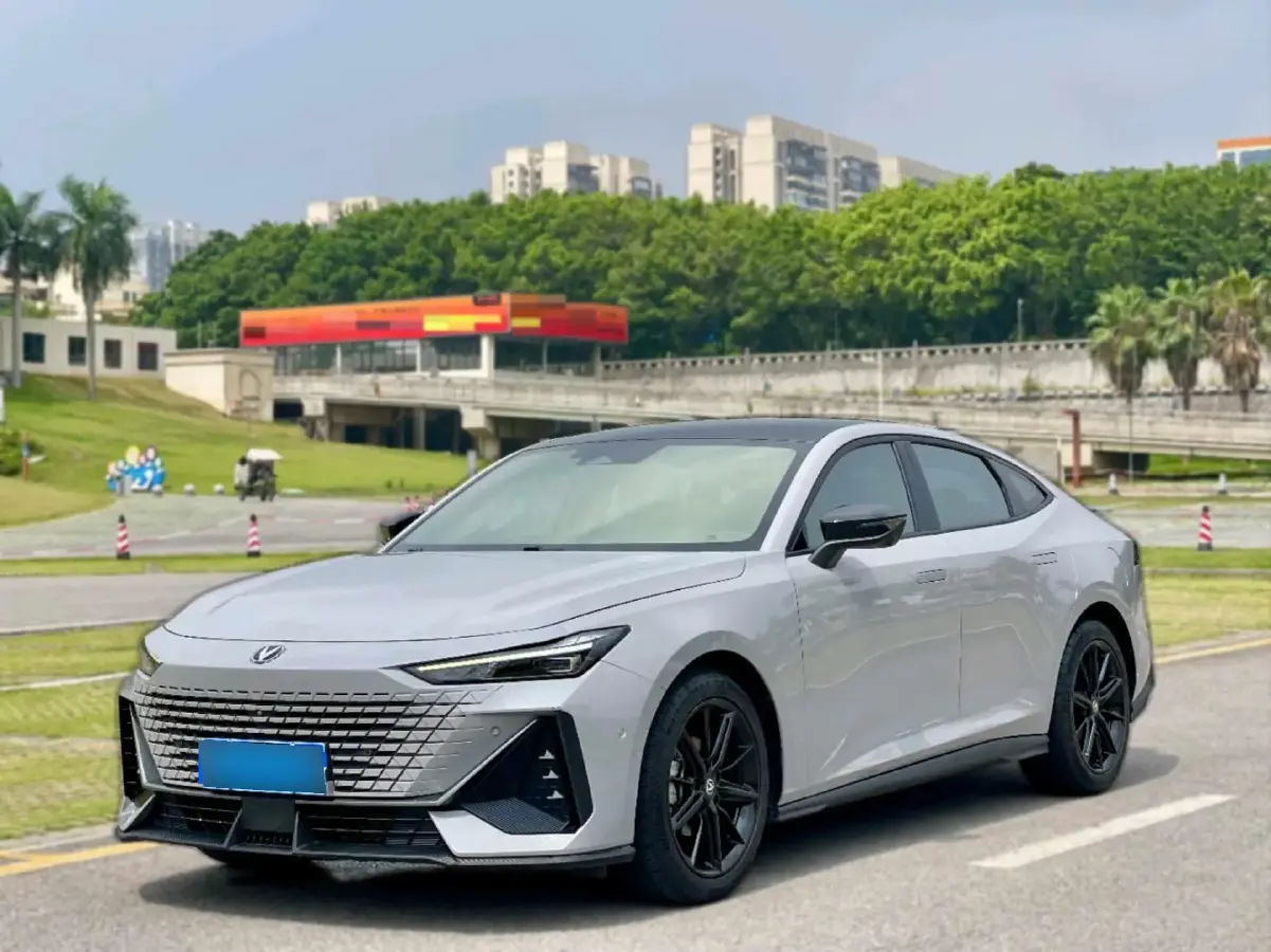 2022 ChangAn UNI-V 1.5T 188HP L4 7DCT