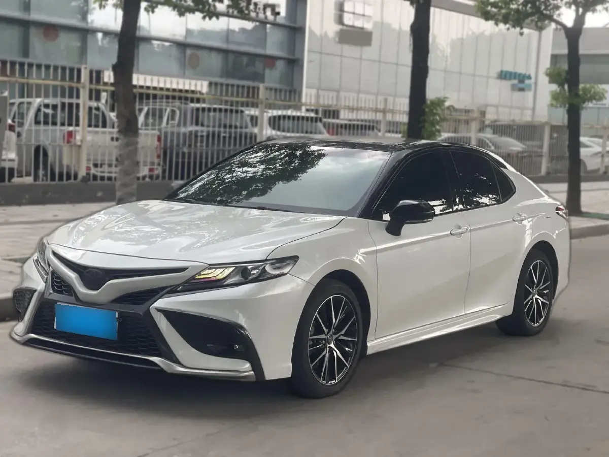 2021 Toyota Camry 2.5L 209HP L4 8AT
