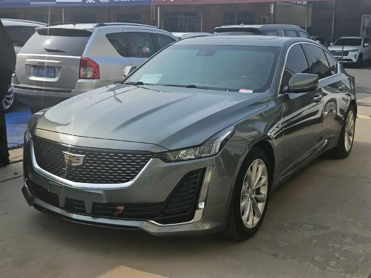 2022 Cadillac CT5 2.0T 237HP L4 10AT