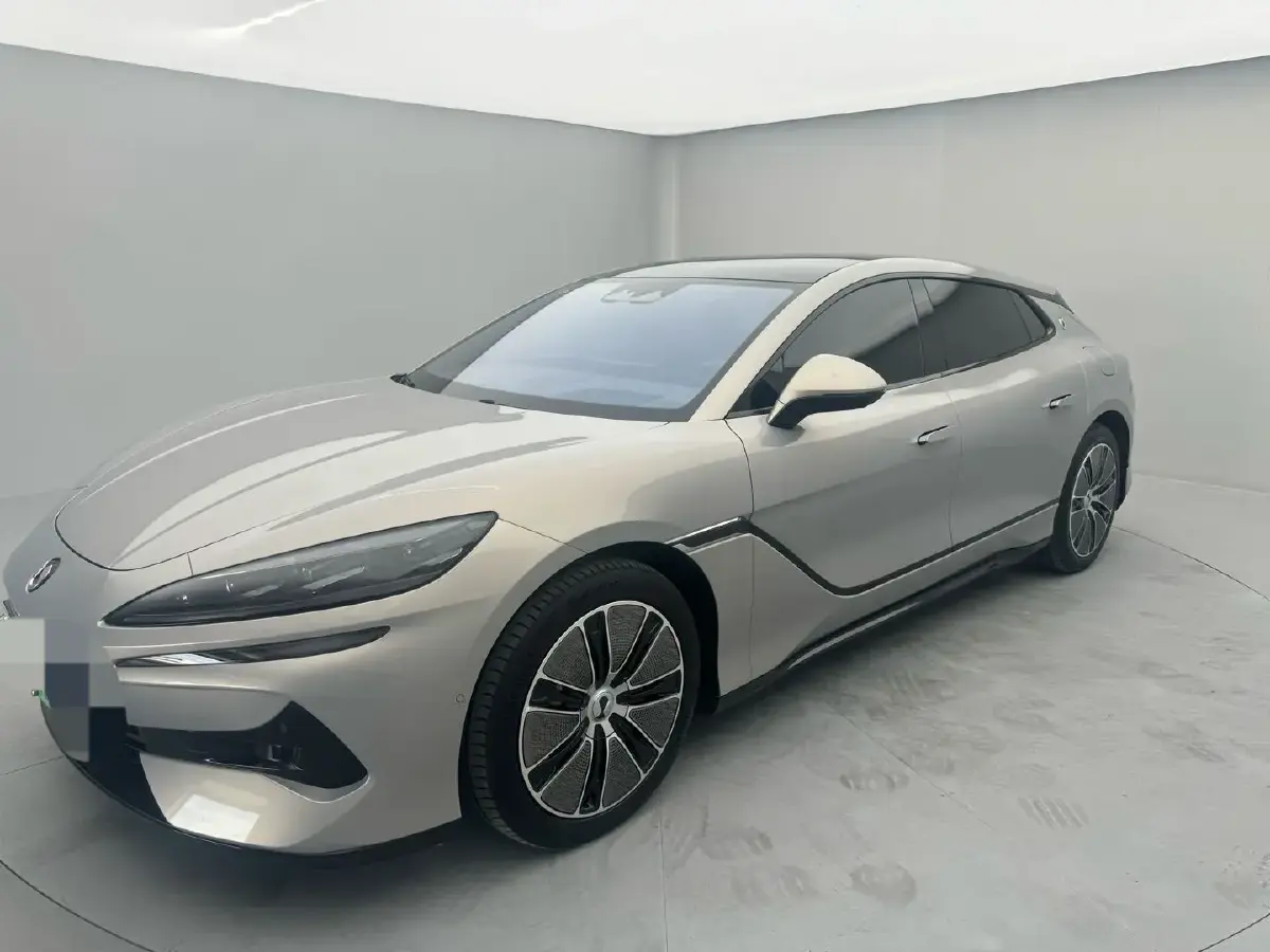 2024 Denza DenzaZ9GT 2.0T 207HP L4 E-CVT PHEV 38.5KWH