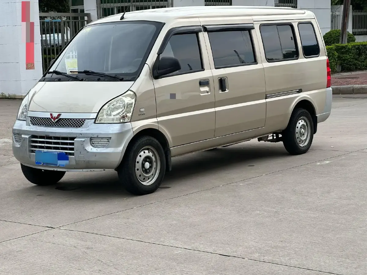 2021 WuLing RongGuang 1.5L 99HP L4 5MT