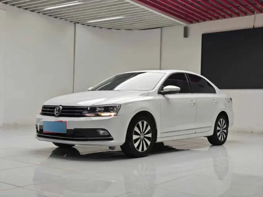2018 Volkswagen Sagitar 1.2T 110HP L4 7DCT