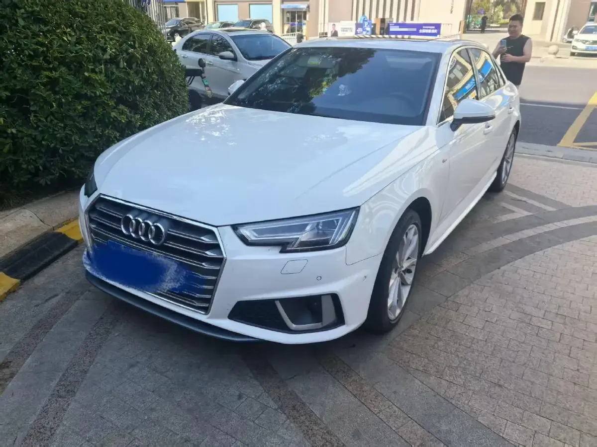 2019 Audi A4L 2.0T 190HP L4 7DCT