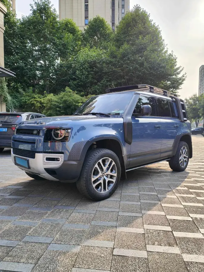 2021 Land Rover Defender 3.0T 400HP L6 8AT