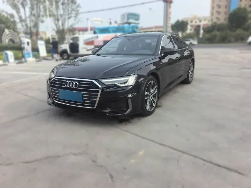 2022 Audi A6L 2.0T 190HP L4 7DCT