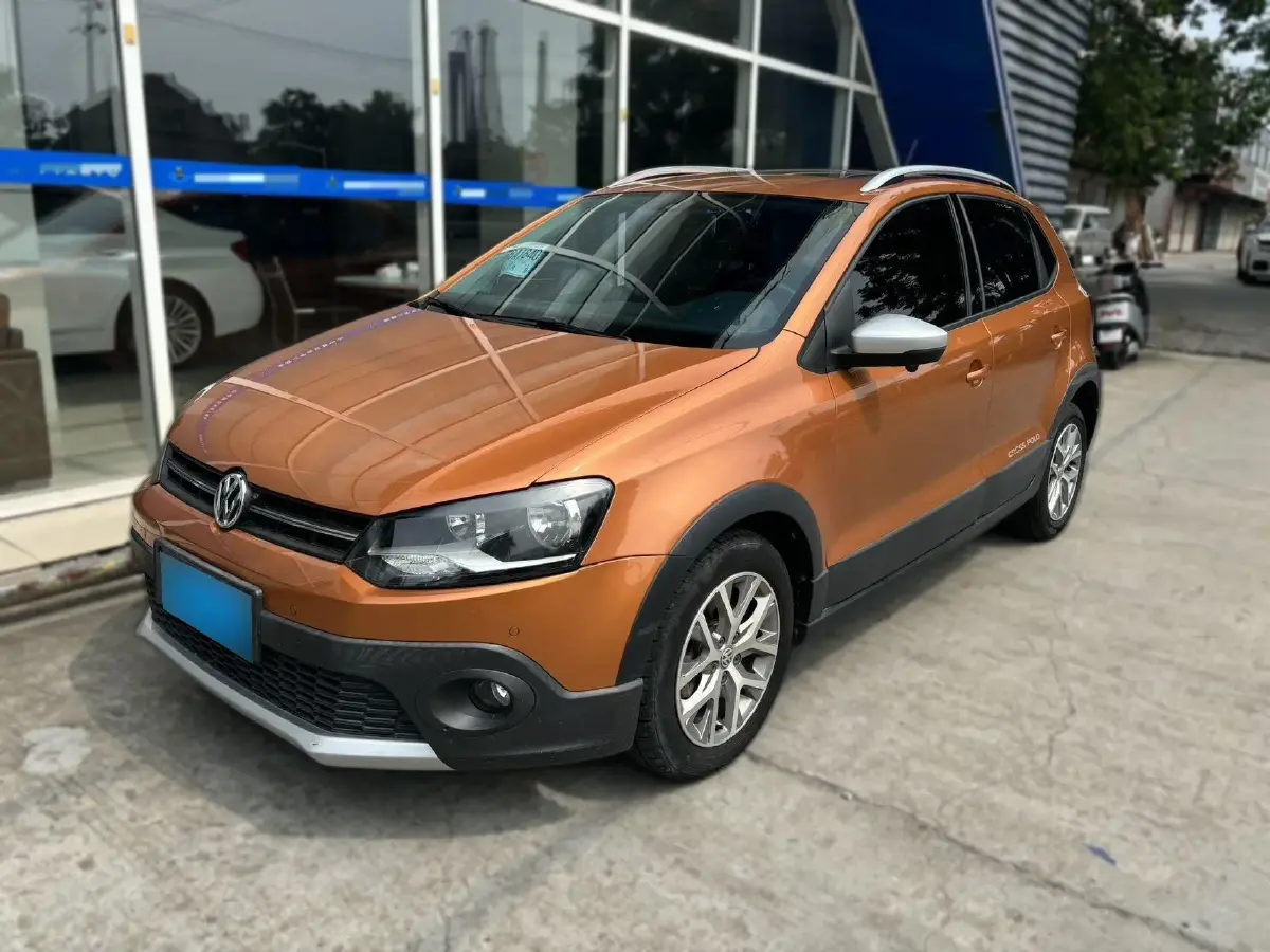 2016 Volkswagen Polo 1.6L 110HP L4 6AT