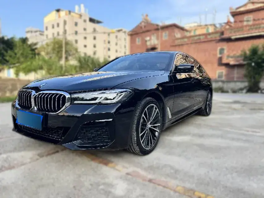 2022 BMW 5 Series 2.0T 252HP L4 8AT