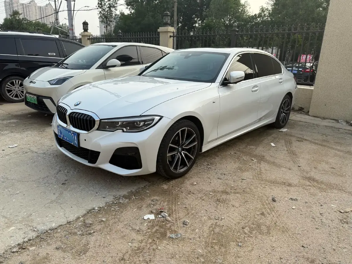 2022 BMW 3 Series 2.0T 184HP L4 8AT