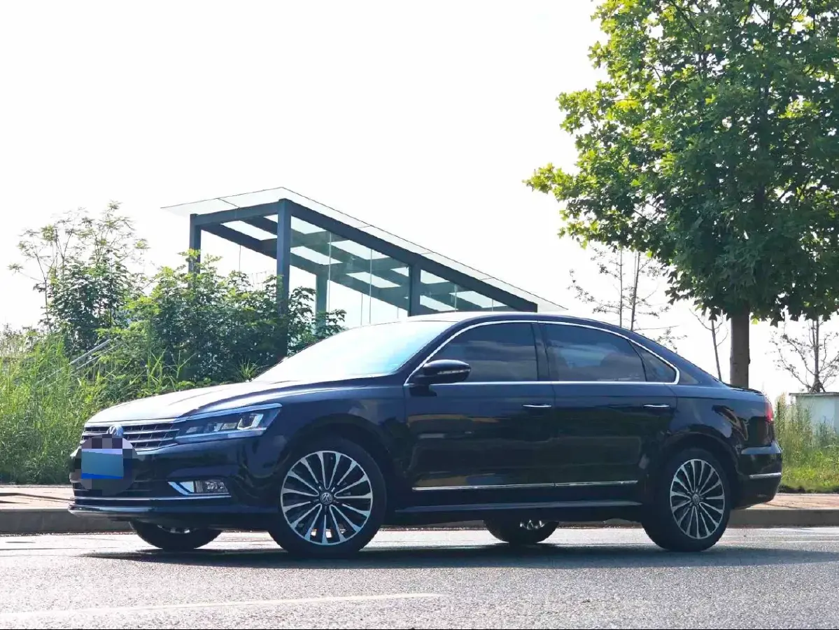 2017 Volkswagen Passat 1.8T 180HP L4 7DCT