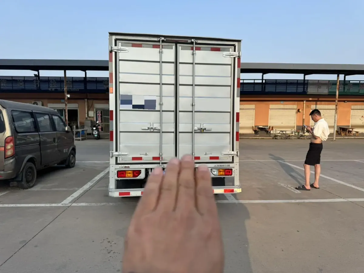 2023 WuLing Loong Truck 2.0L 136HP L4 5MT,autocango,china used car exporter,china ev exporter,chinese used car exporter,chinese used ev exporter