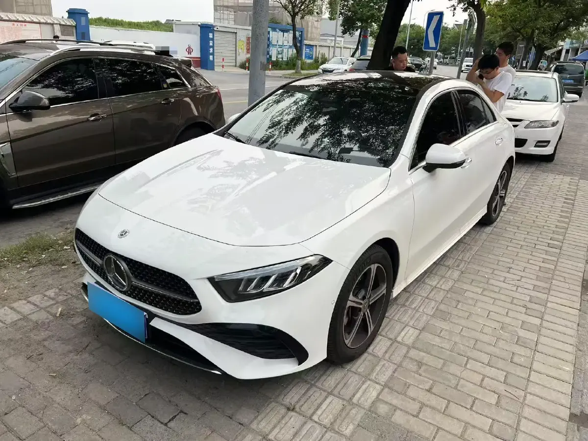 2025 Mercedes-Benz A Class 1.3T 163HP L4 7DCT