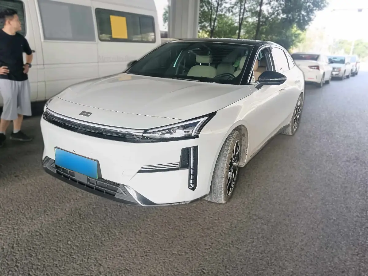 2023 Geely Galaxy L6 1.5T 163HP L4 3DHT PHEV