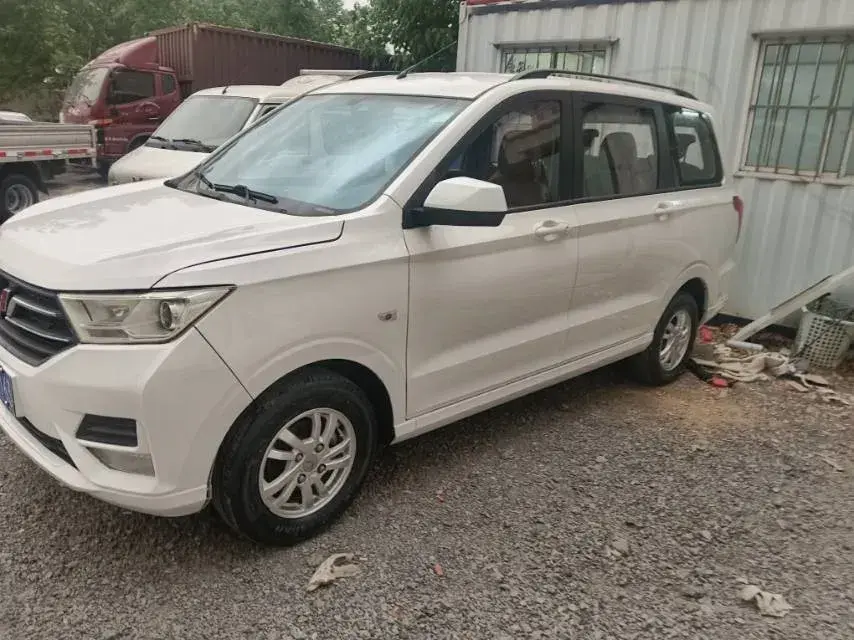 2019 WuLing HongGuang Plus 1.5T 147HP L4 6MT