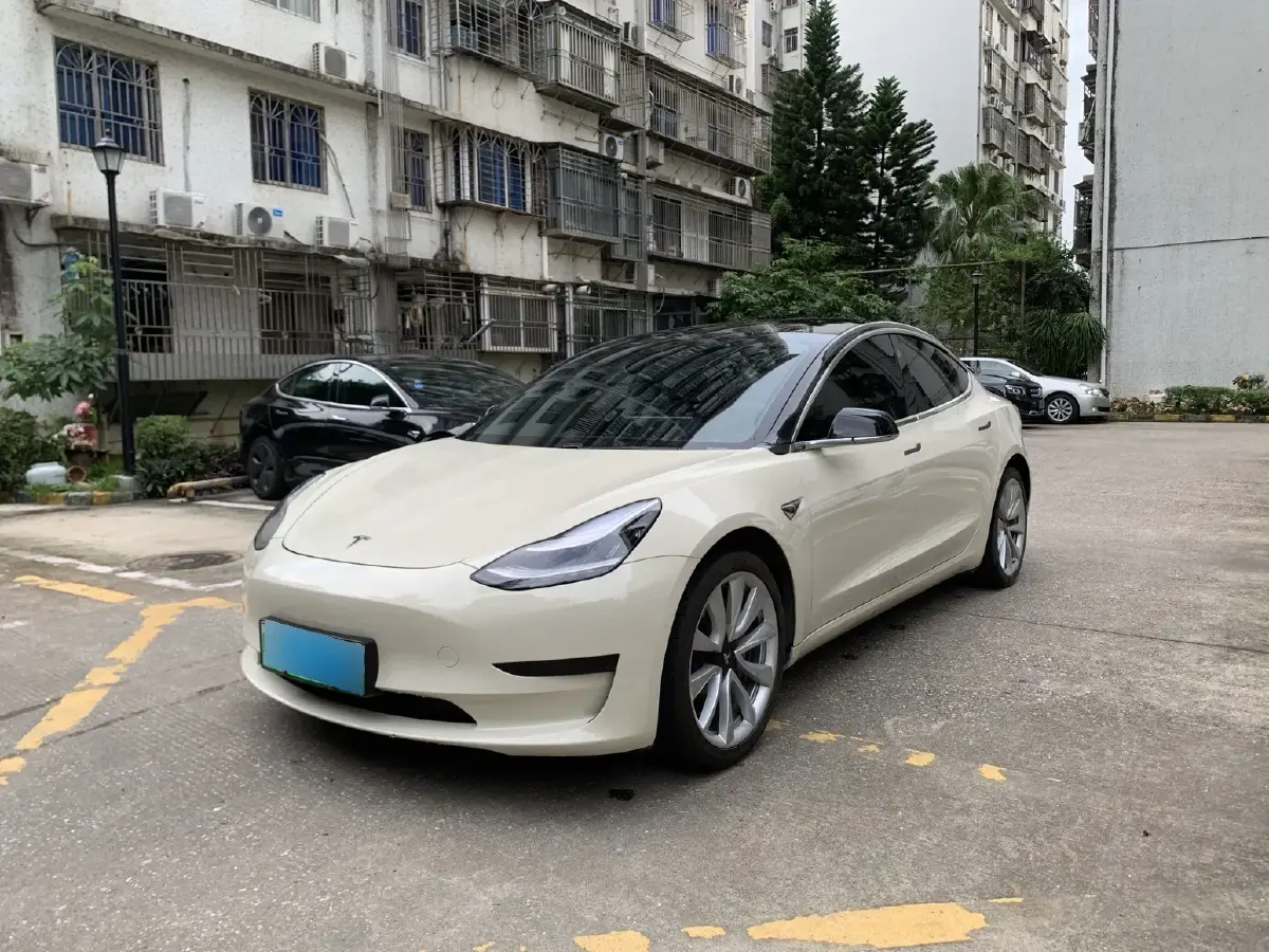 2020 Tesla Model 3 BEV 52KWH