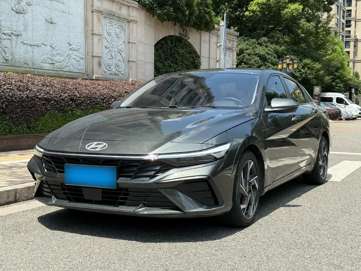 2023 Hyundai Elantra 1.5L 115HP L4 CVT