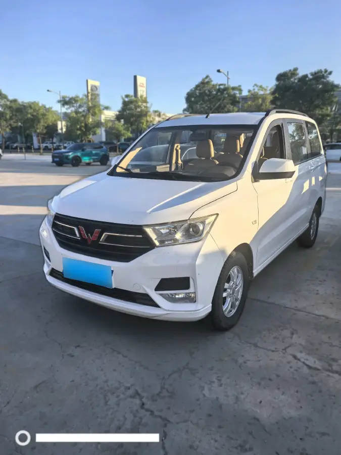 2019 WuLing HongGuang Plus 1.5T 147HP L4 6MT