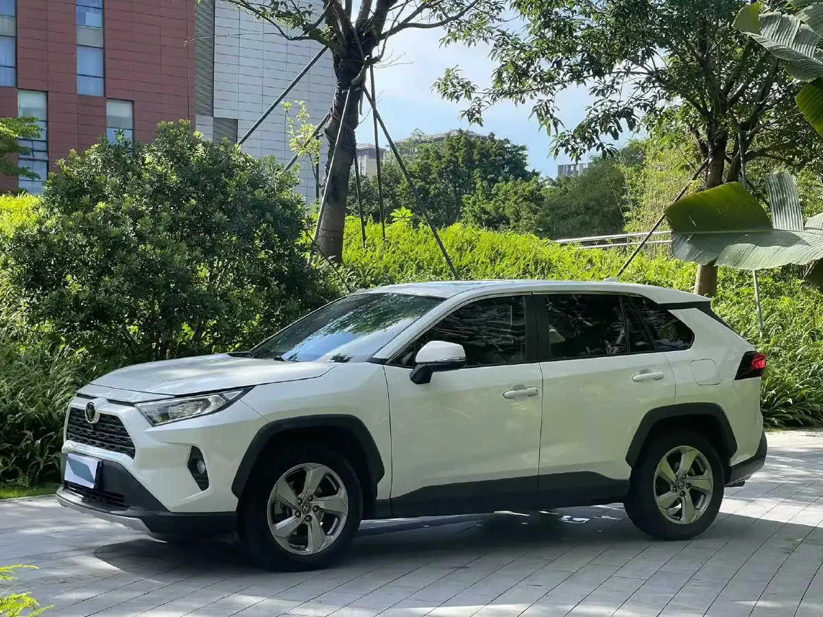 2020 Toyota RAV4 2.0L 171HP L4 CVT
