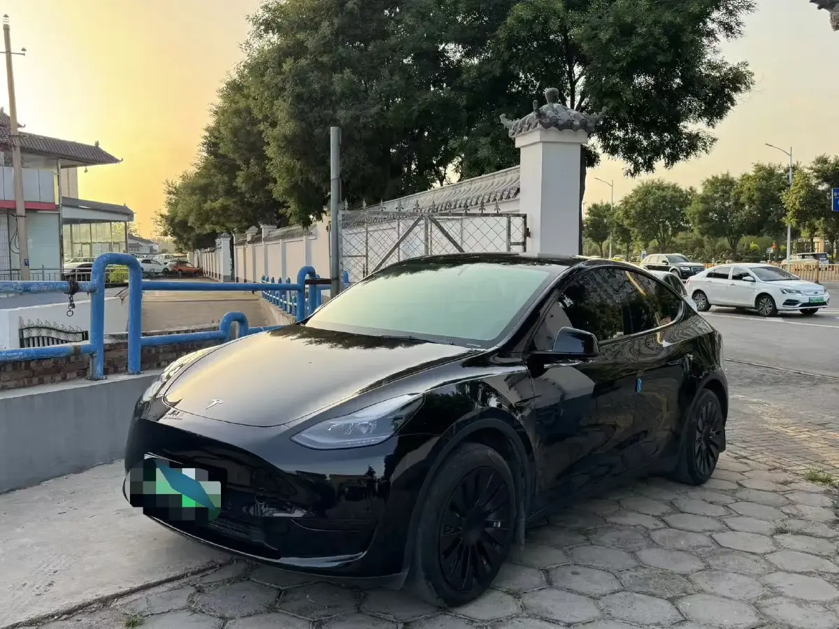 2022 Tesla Model Y BEV 60KWH