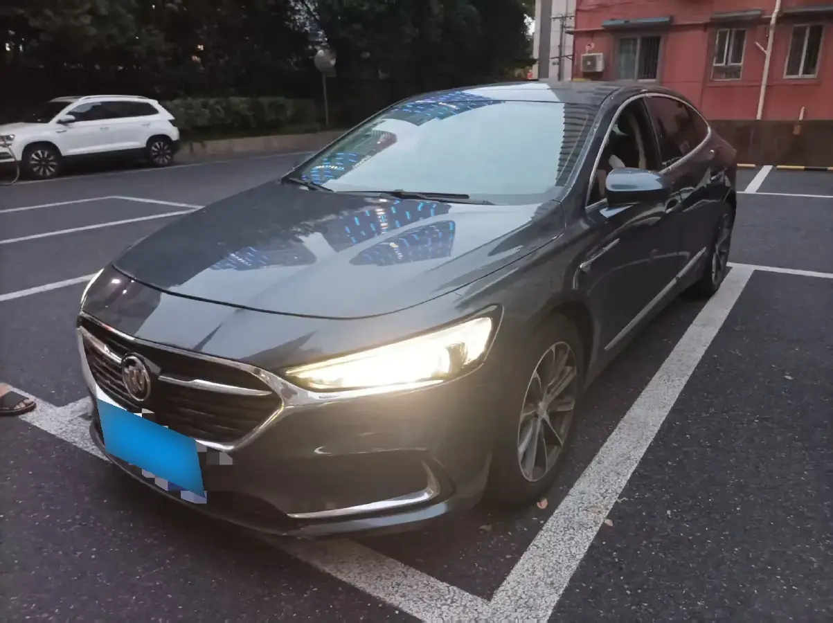 2019 Buick Larcosse 2.0T 241HP L4 9AT