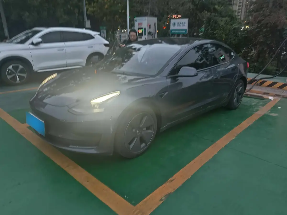 2022 Tesla Model 3 BEV 60KWH
