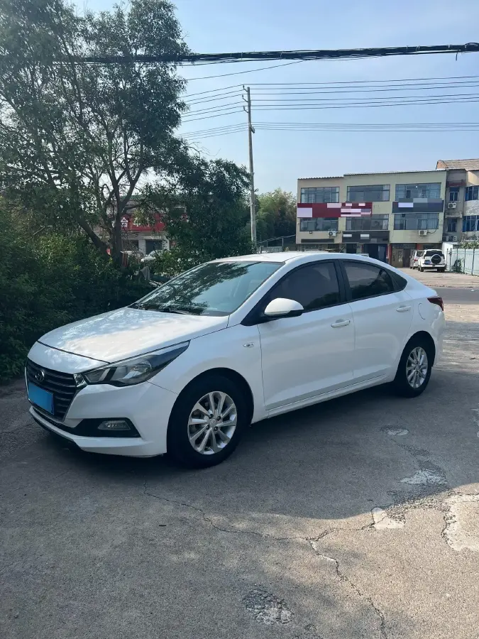 2016 Hyundai Verna 1.4L 100HP L4 6AT