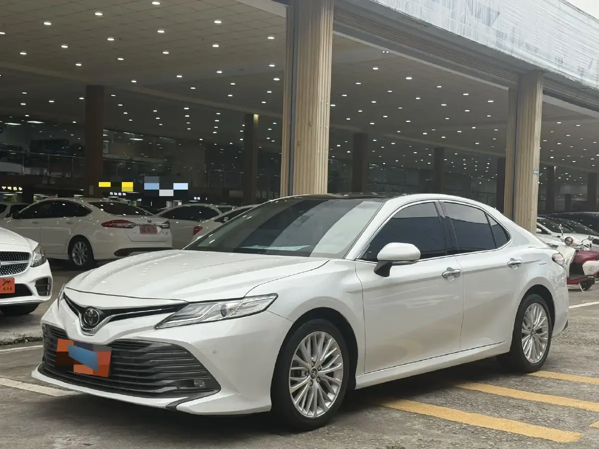 2019 Toyota Camry 2.5L 209HP L4 8AT