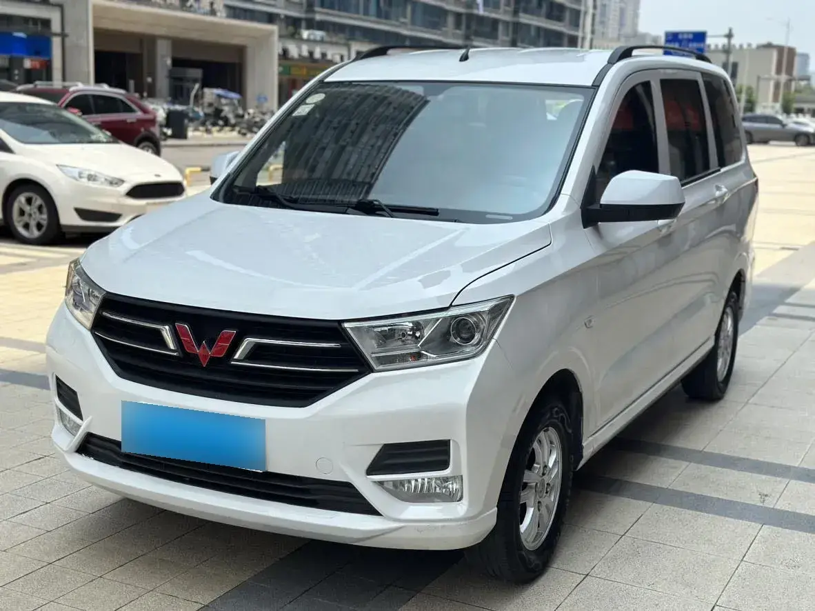 2019 WuLing HongGuang Plus 1.5T 147HP L4 6MT