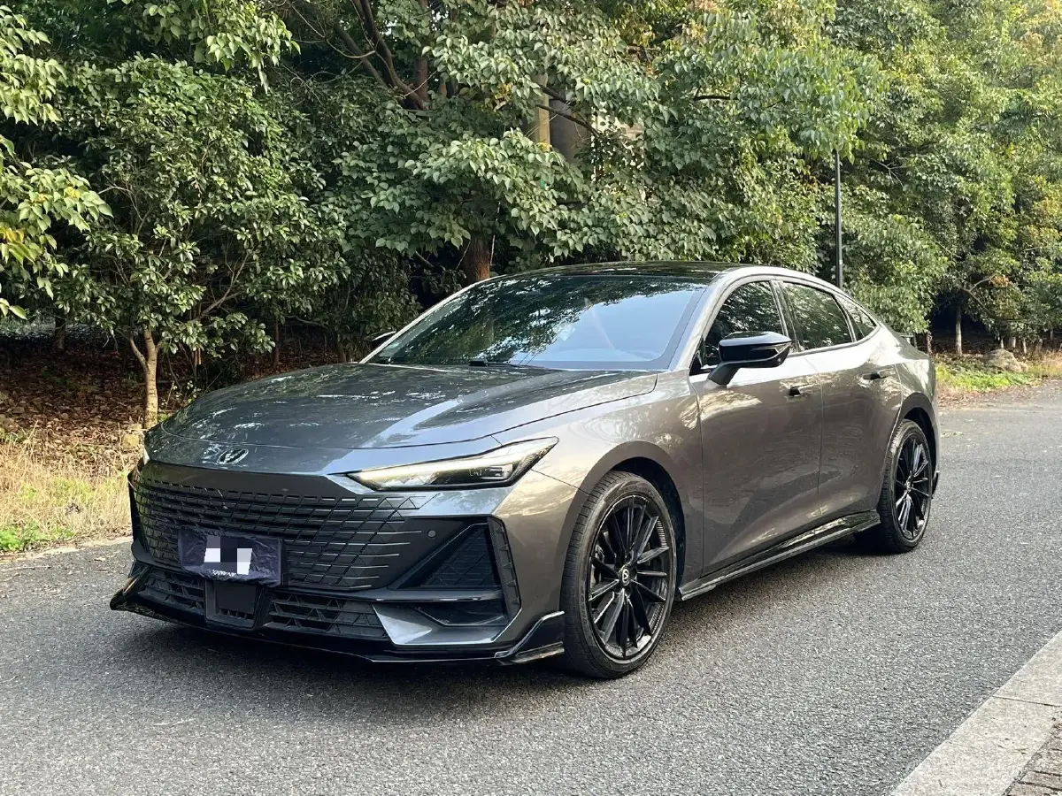 2023 ChangAn UNI-V 1.5T 188HP L4 7DCT