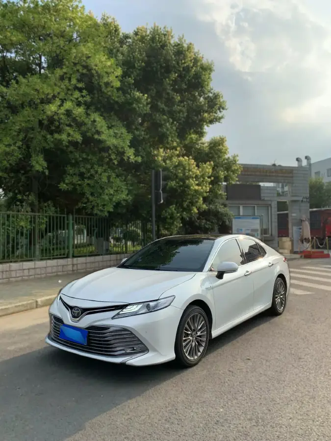 2021 Toyota Camry 2.5L 178HP L4 E-CVT Hybrid