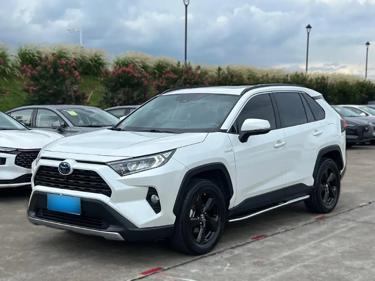 2022 Toyota RAV4 2.5L 178HP L4 E-CVT Hybrid