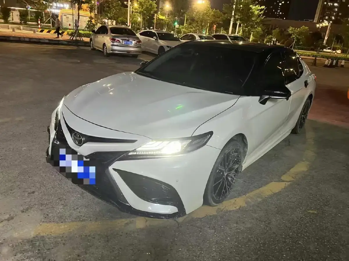 2021 Toyota Camry 2.5L 209HP L4 8AT