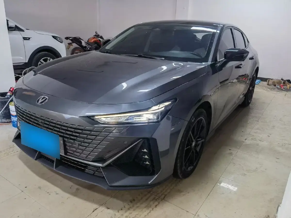 2023 ChangAn UNI-V iDD 1.5T 170HP L4 6TCT PHEV 18.4KWH